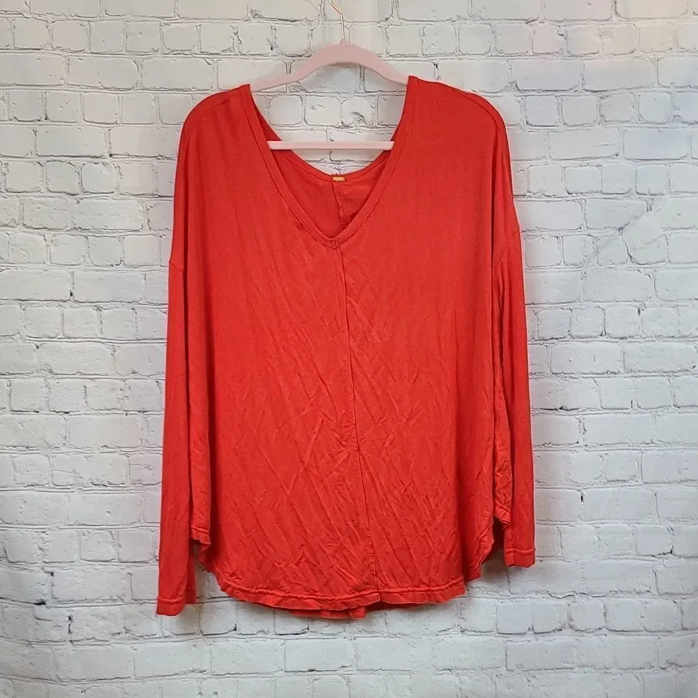 Free People Moonshine Tunic Oversized V Neck Slouchy Boho Top XS Casual Cozy Tee